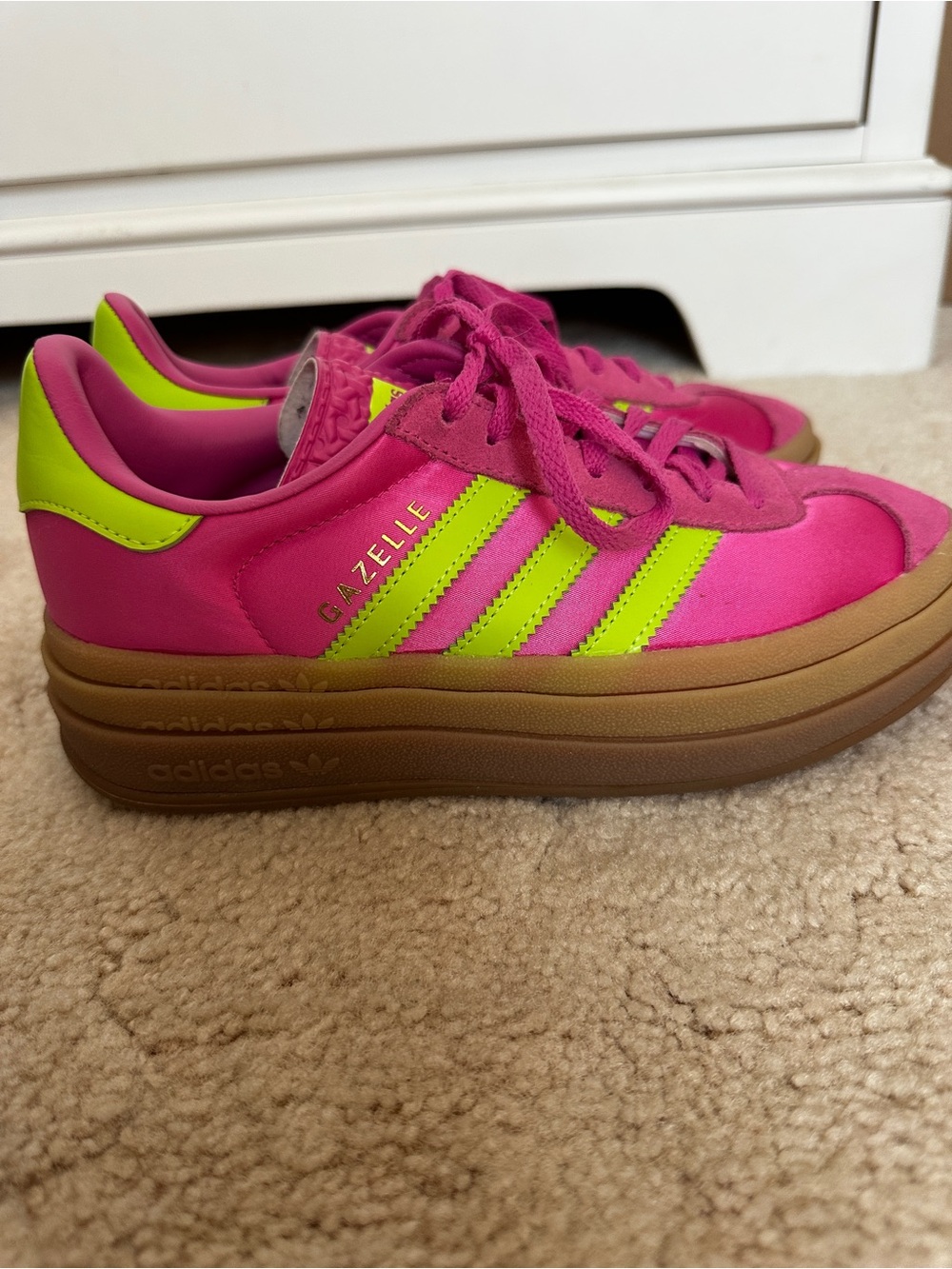 Adidas Gazelle Women’s Platform Sneaker in Pink with Neon Yellow Stripes 5 1/2 - Picture 7 of 10